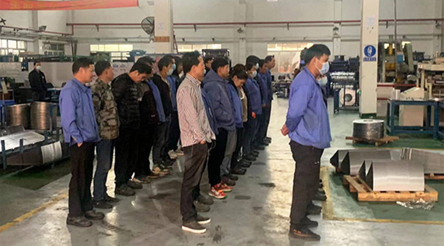 保健康 趕生產(chǎn)！金環(huán)電器早會叮囑員工注意防疫