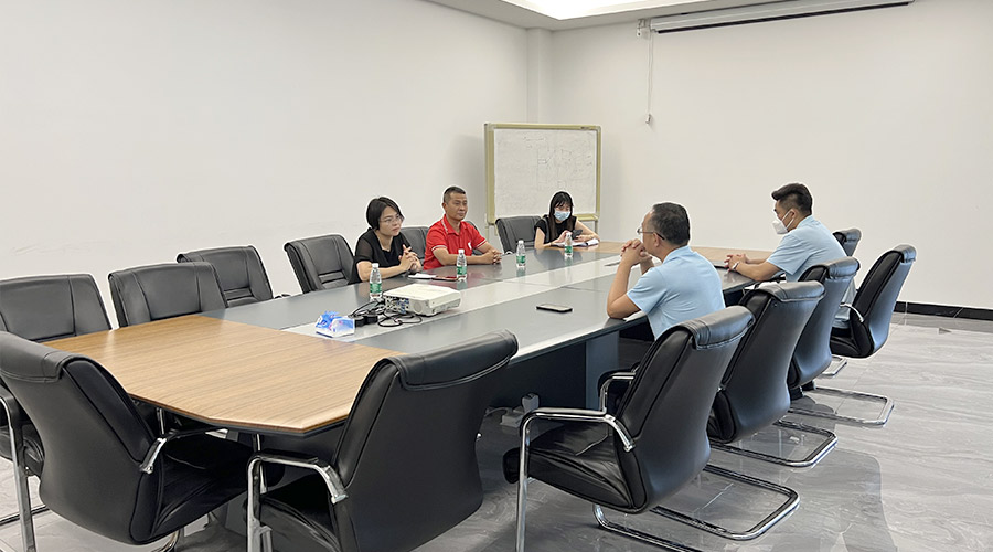 排憂難 提信心！鶴城鎮(zhèn)書記蒞臨金環(huán)電器開展暖企活動